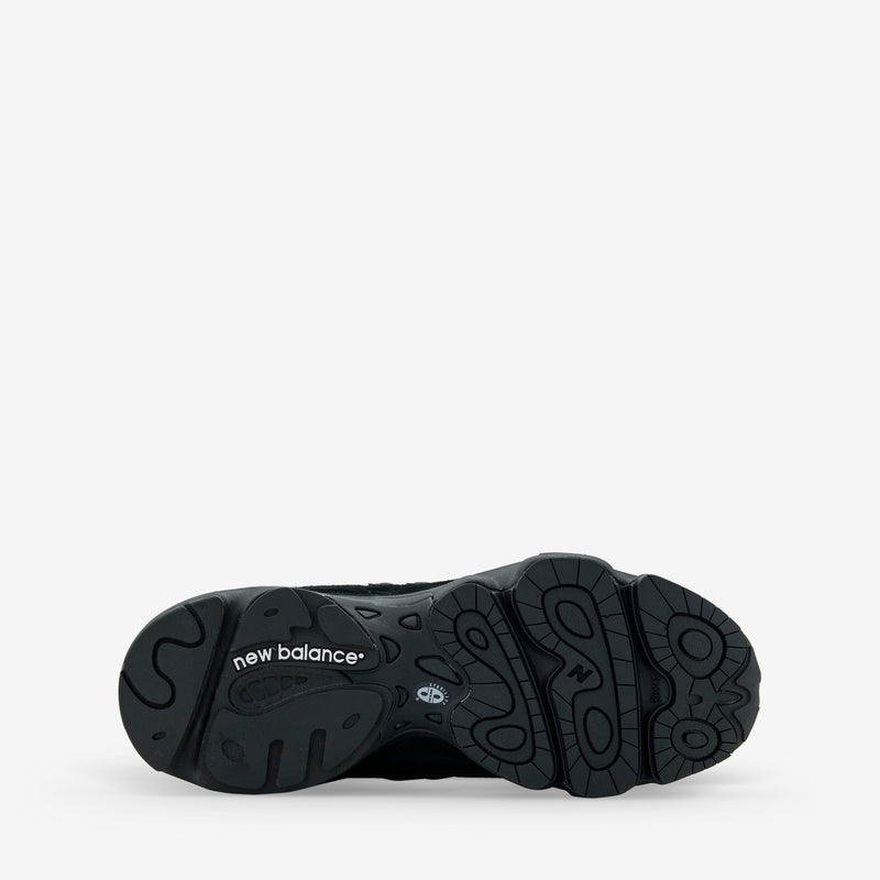 1000 Black Footwear