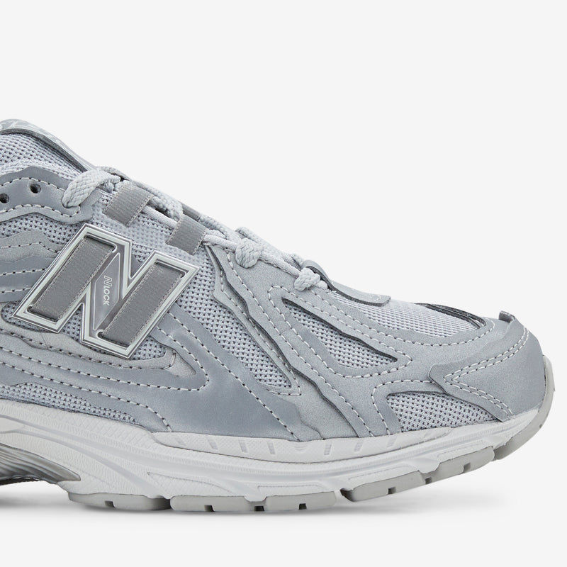 1906D Silver Metallic | White | Crimson Footwear