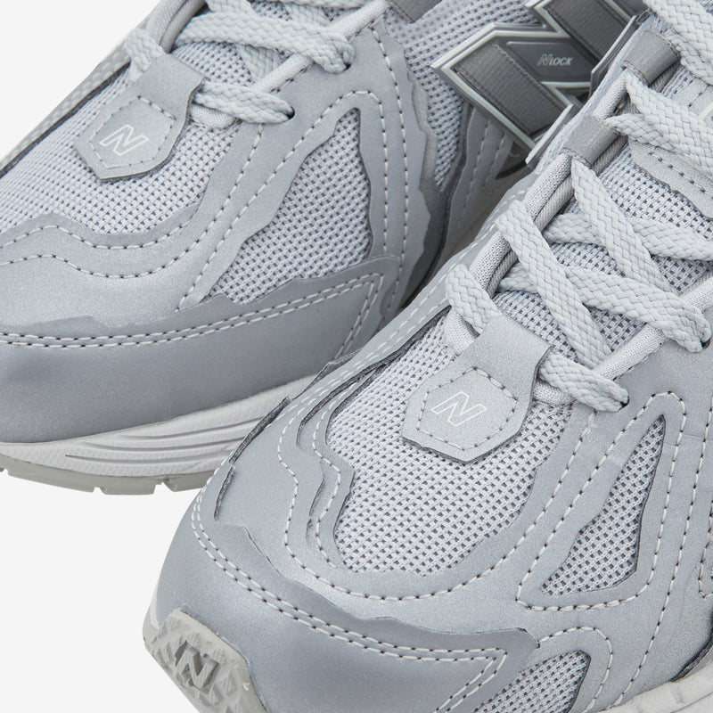 1906D Silver Metallic | White | Crimson Footwear