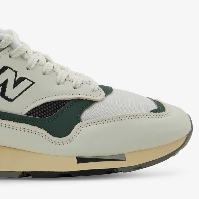 Made in UK 1500 Antique White | Cilantro | Black Footwear