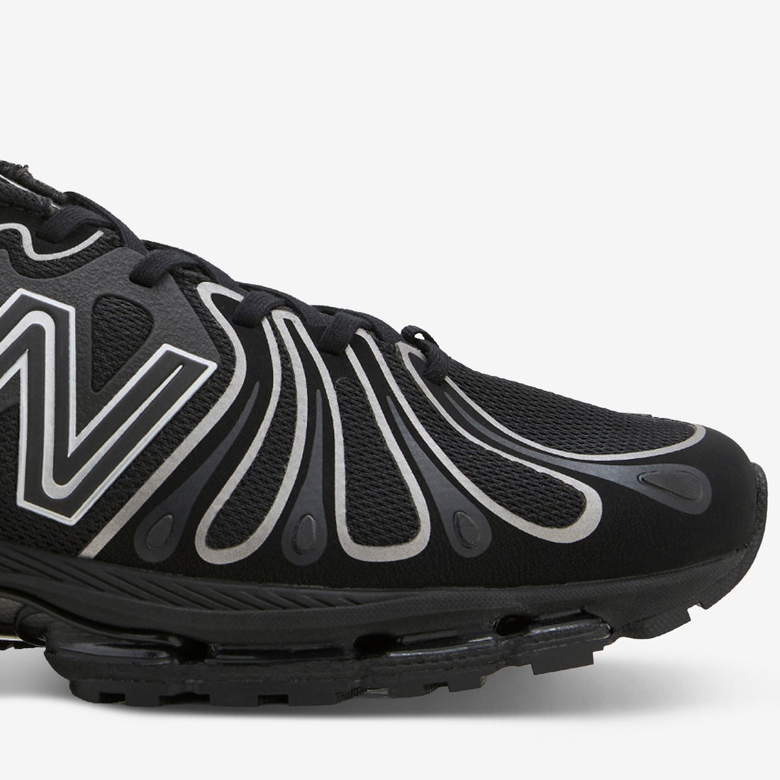 U189093H Black | Silver Metallic | Black Cement Footwear