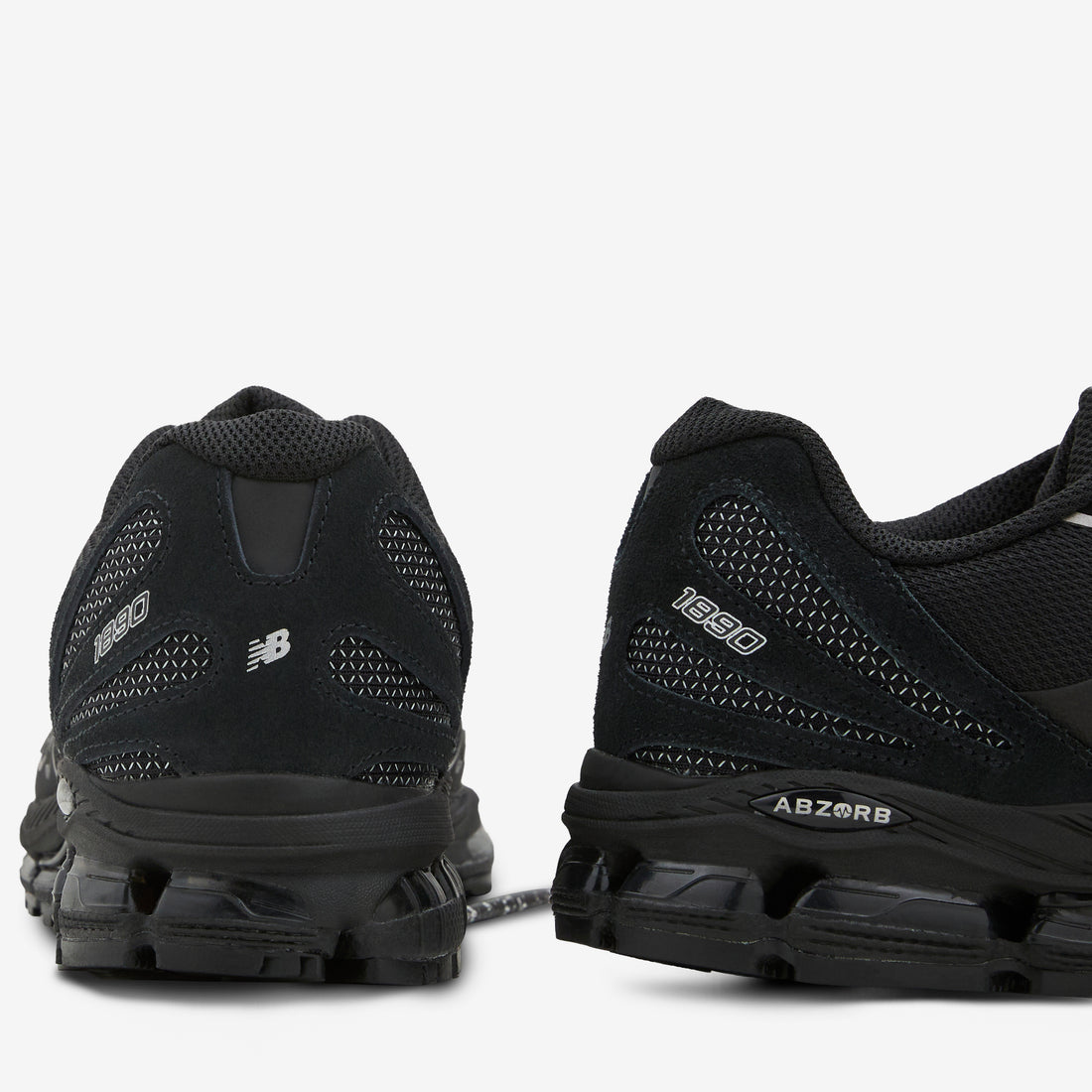 U189093H Black | Silver Metallic | Black Cement Footwear