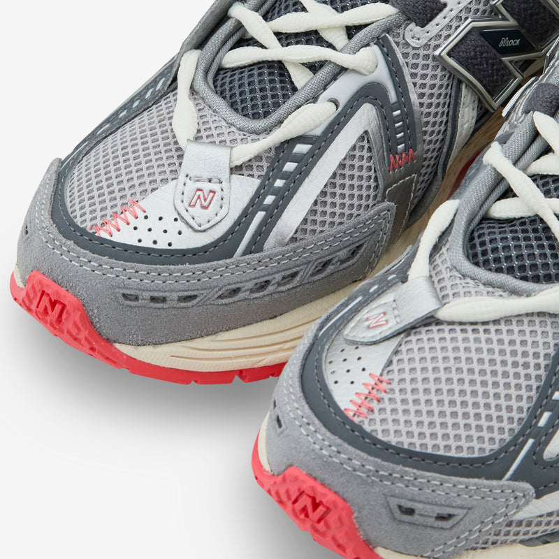 1906A Slate Grey | Raincloud | Drift Red Footwear