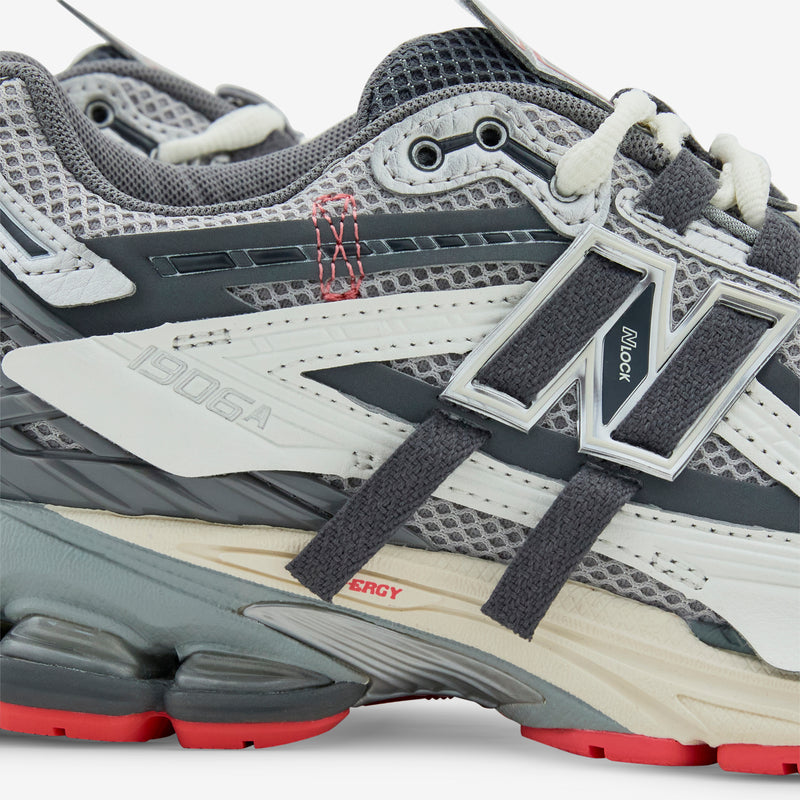1906A Slate Grey | Raincloud | Drift Red Footwear