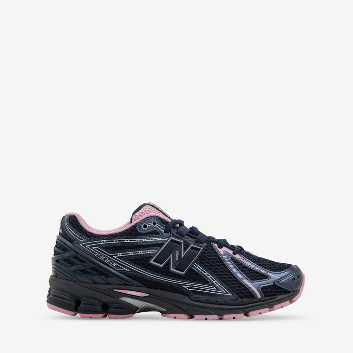 1906R Eclipse | Pink Taffy | Black Cement