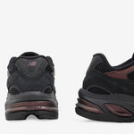 2010 Iridescent | Black