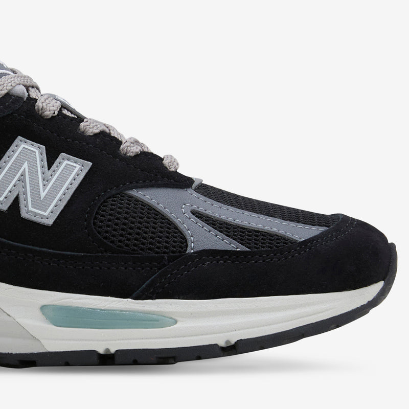 Made in UK 991v2 Black | Smoked Pearl | Silver Footwear