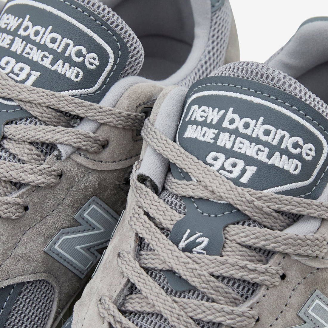Made in UK 991v2 Dove | Alloy | Silver Footwear