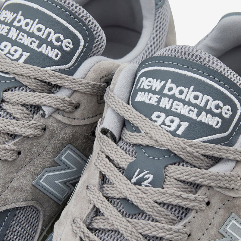 Made in UK 991v2 Dove | Alloy | Silver Footwear