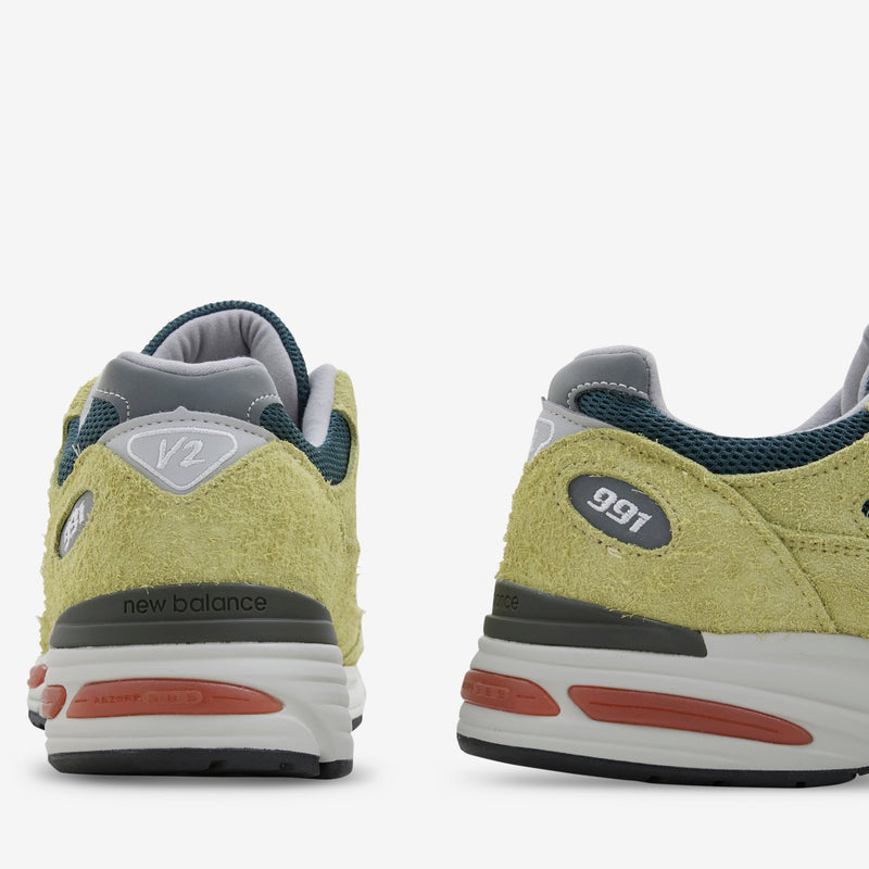 Made in UK 991v2 Beechnut | Trekking Green | Oyster Mushroom Footwear