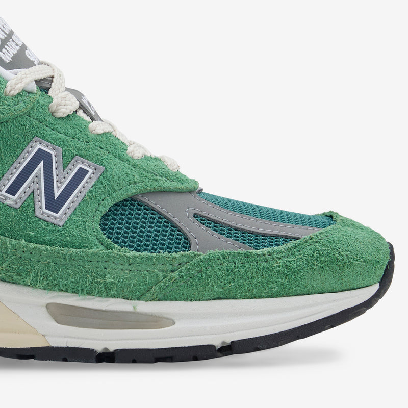 Made in UK 991v2 Mineral Green | Comfrey | Moon Mist Footwear