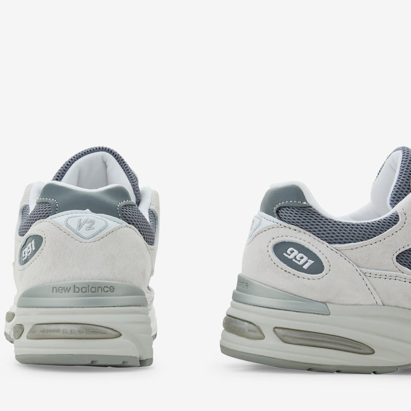 Made in UK 991v2 Nimbus Cloud | Cool Grey | Silver Footwear