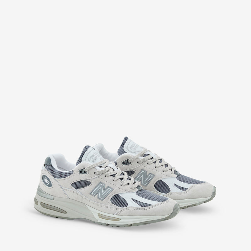 Made in UK 991v2 Nimbus Cloud | Cool Grey | Silver Footwear