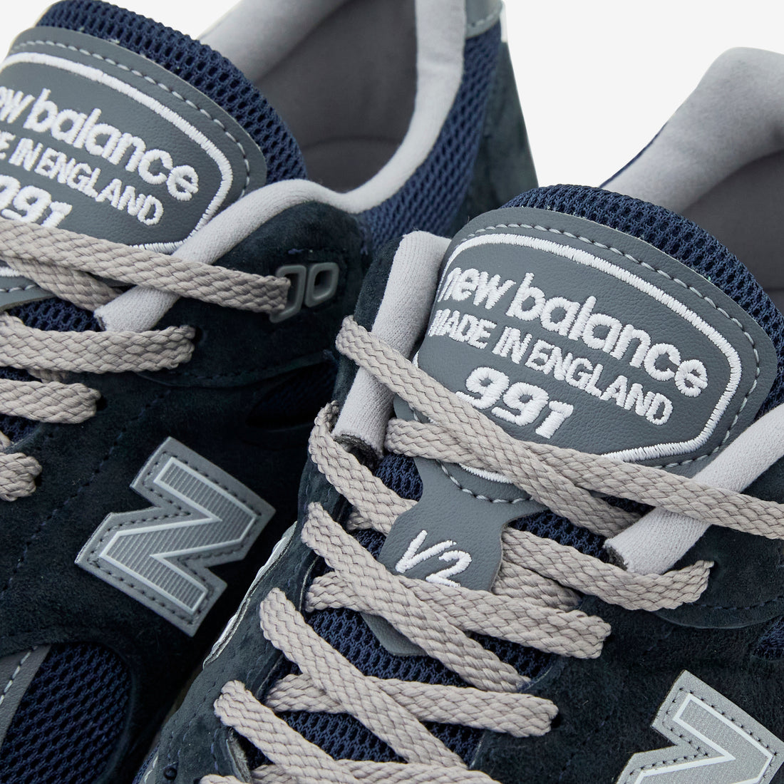Made in UK 991v2 Dark Navy | Smoked Pearl | Silver Footwear