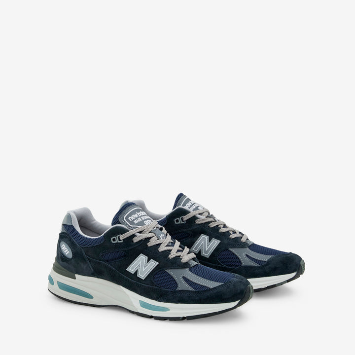 Made in UK 991v2 Dark Navy | Smoked Pearl | Silver Front