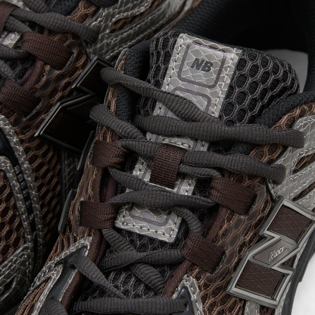 U19062NQ Thunder Brown | Black Footwear