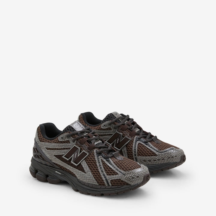 U19062NQ Thunder Brown | Black Front