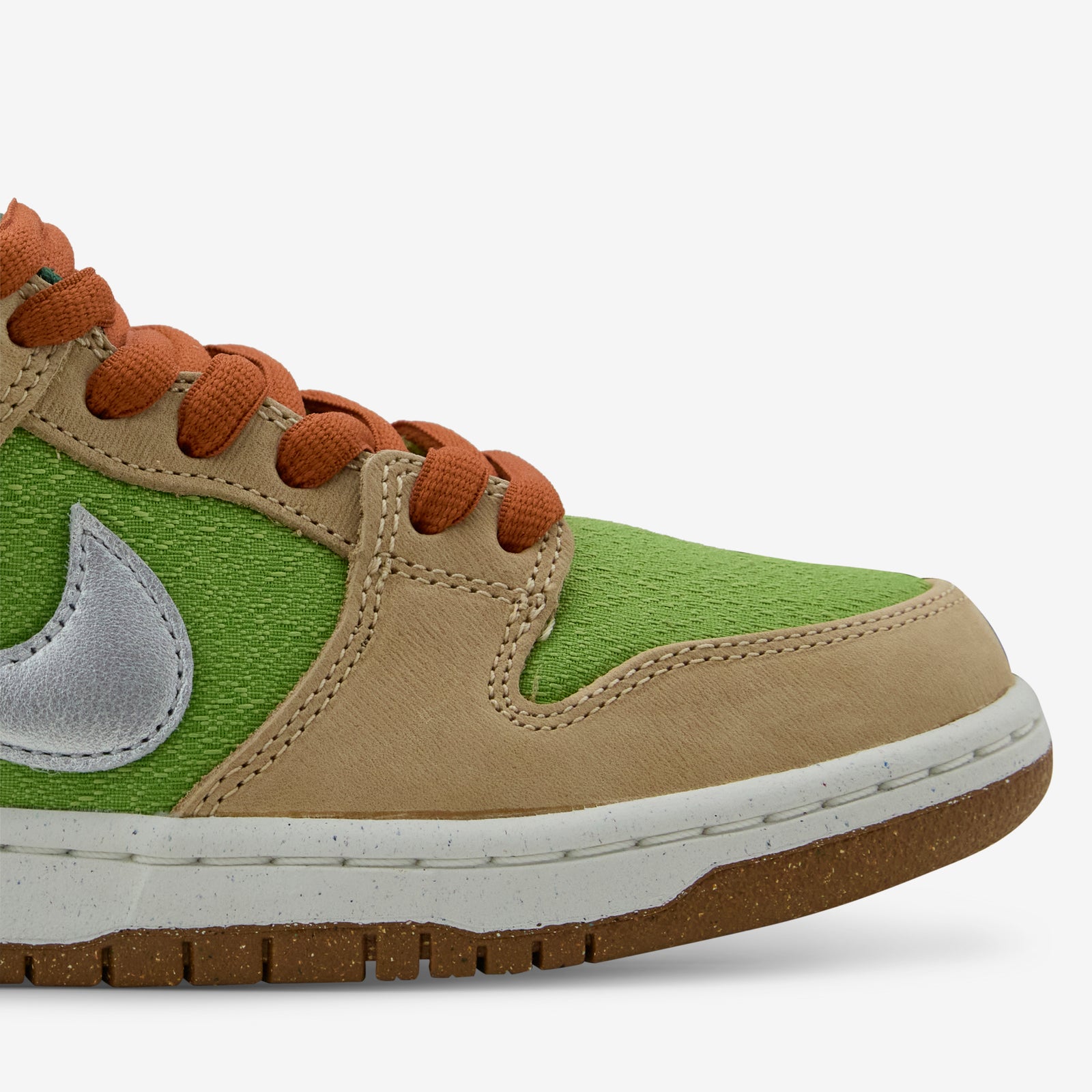 Dunk Low Pro Sesame | Metallic Silver | Pear | Fir – Above