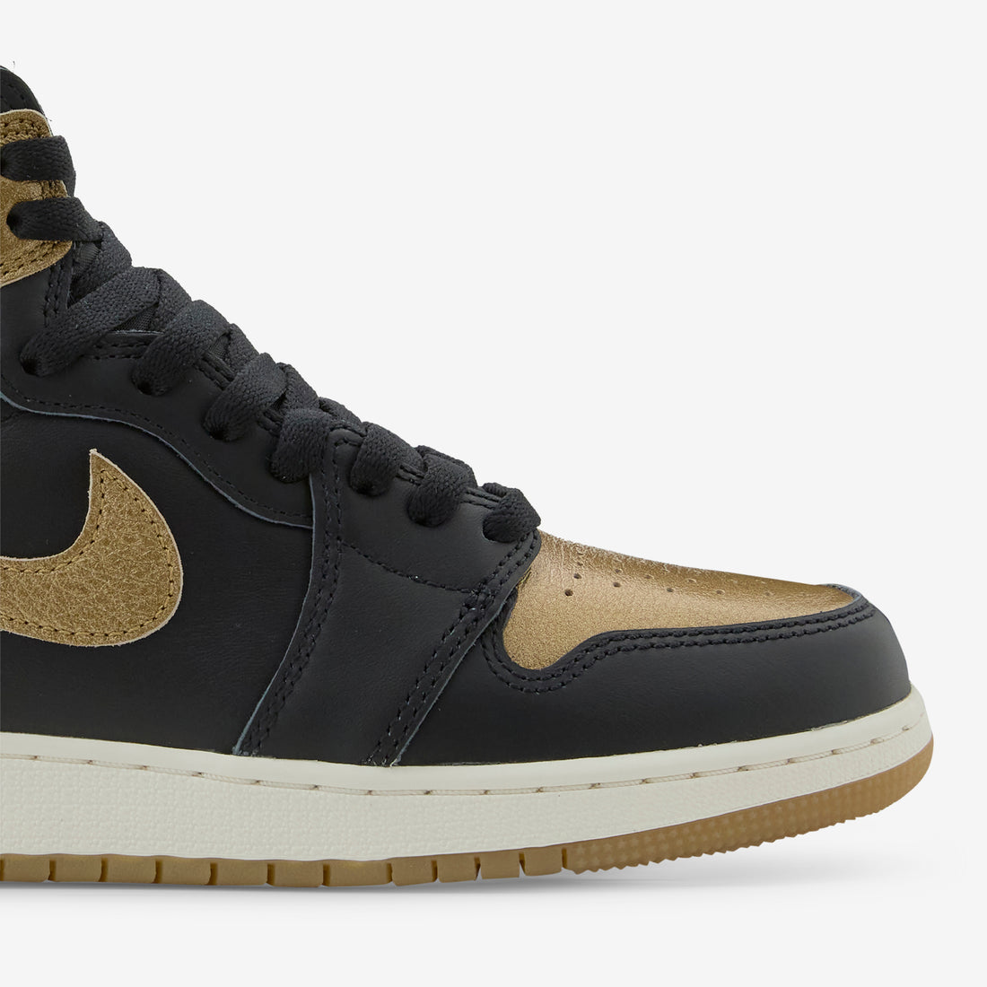Grade School Air Jordan 1 High OG Black | Metallic Gold | Sail Footwear