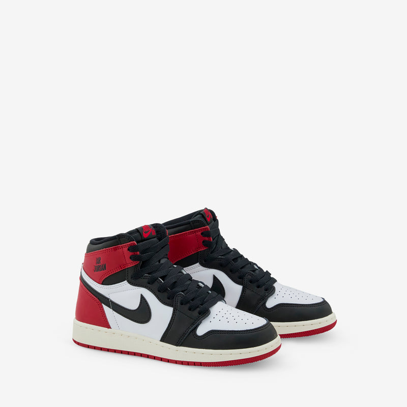 Grade School Air Jordan 1 Retro High OG 'Black Toe' White | Black | Varsity Red | Sail Footwear