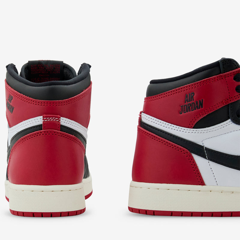 Grade School Air Jordan 1 Retro High OG 'Black Toe' White | Black | Varsity Red | Sail Footwear