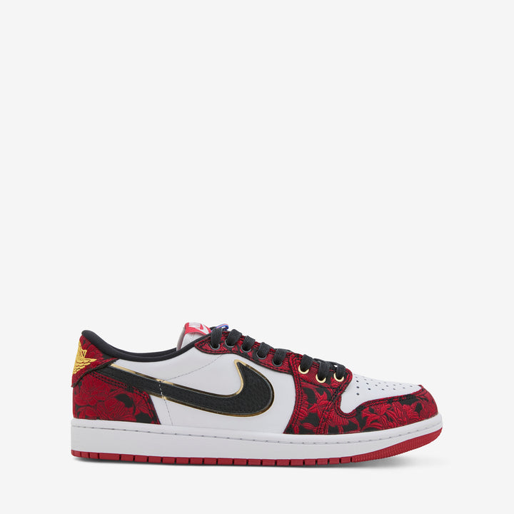 Air Jordan 1 Retro Low OG Black | Varsity Red | Summit White Front