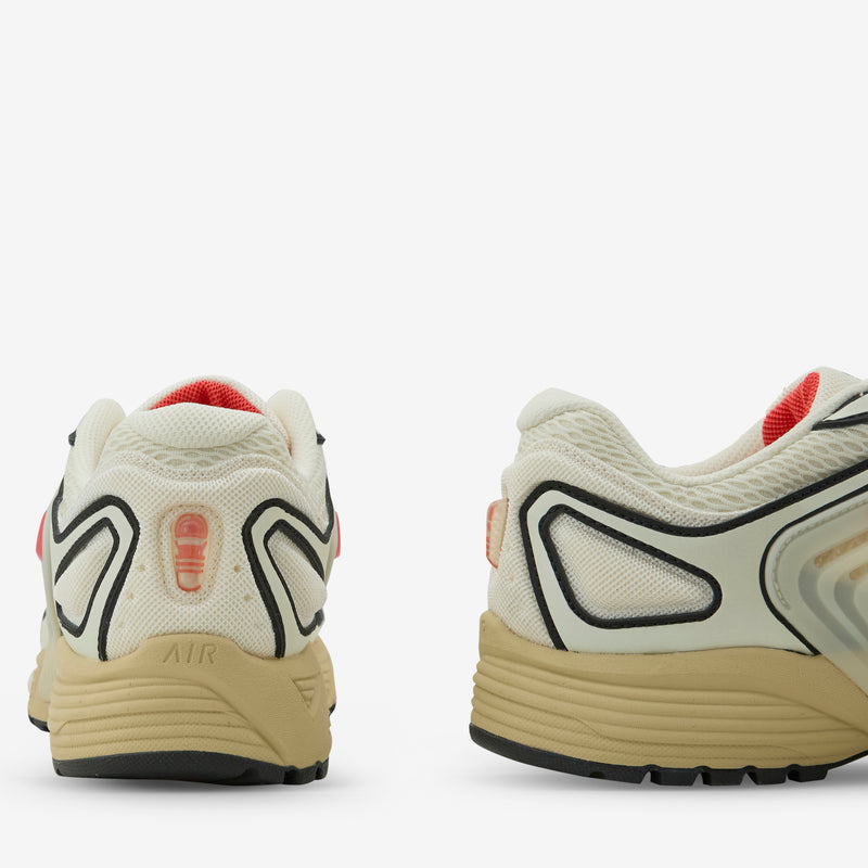 Air Pegasus Wave Coconut Milk | Picante Red | Black Footwear