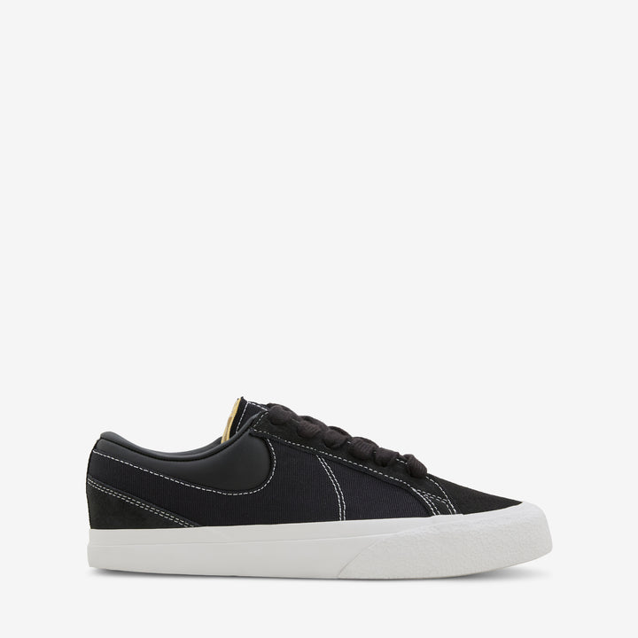 Blazy Black | Black | Sail | White