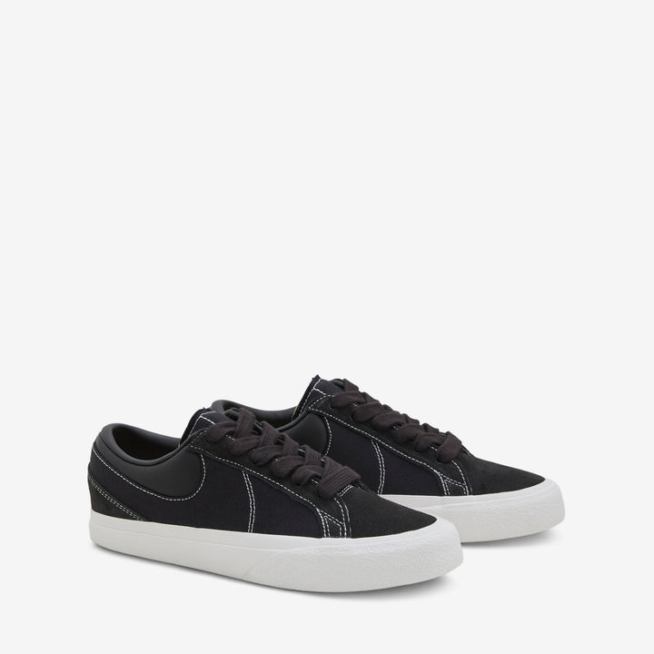 Blazy Black | Black | Sail | White Front