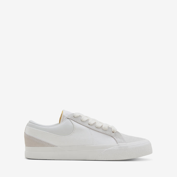 Blazy White | Summit White | Sail