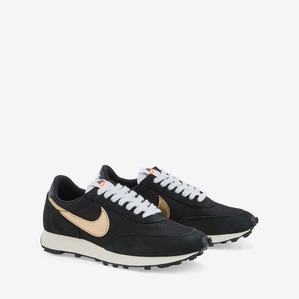 Daybreak SP Black | Metallic Gold | Black Footwear