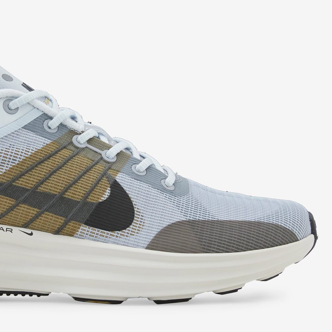 Lunar Roam Pure Platinum | Black | Wolf Grey Footwear