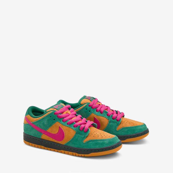 SB Dunk Low Pro Green Noise | Watermelon | Light Curry Front