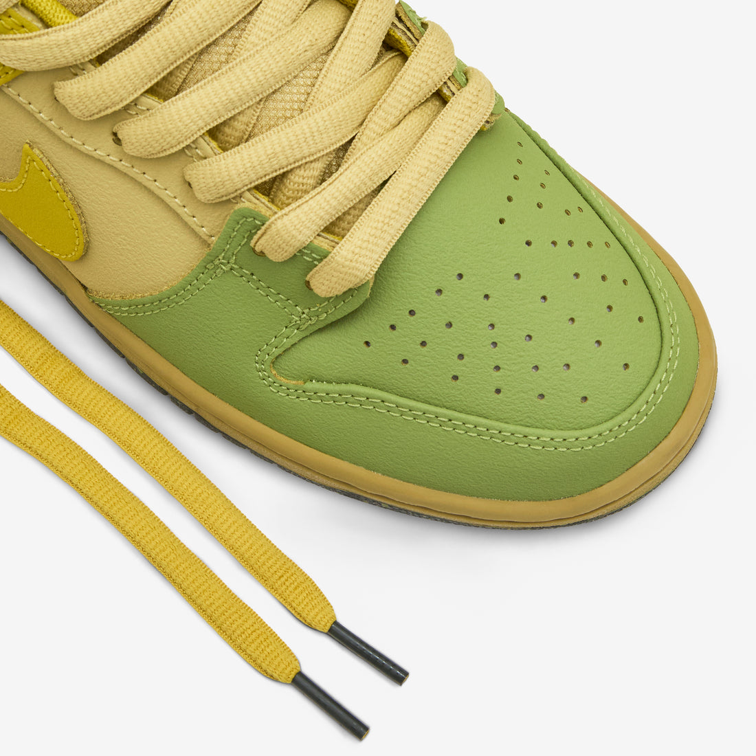 SB Dunk Low Pro Saffron Quartz | Saffron Quartz | Pear Footwear