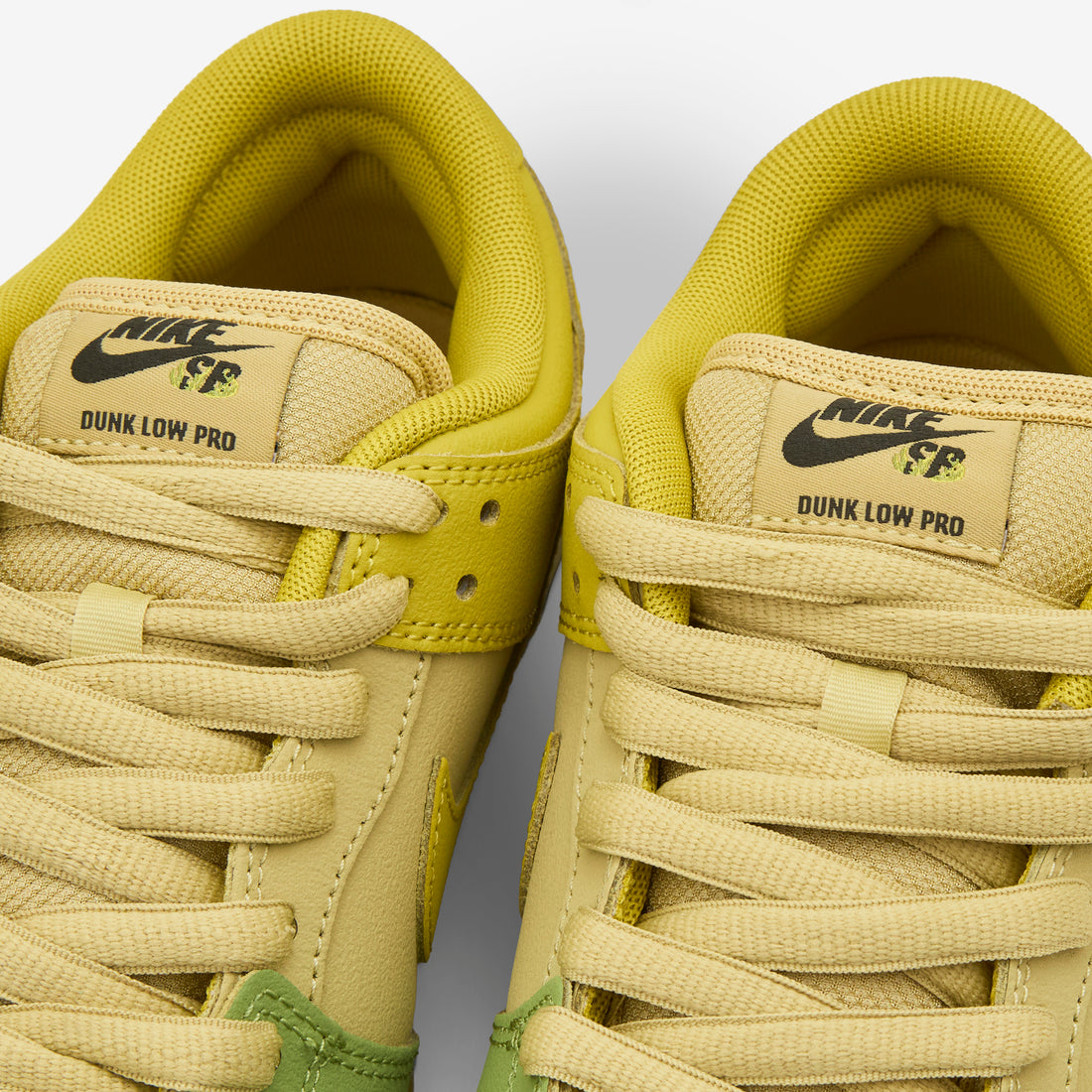 SB Dunk Low Pro Saffron Quartz | Saffron Quartz | Pear Footwear
