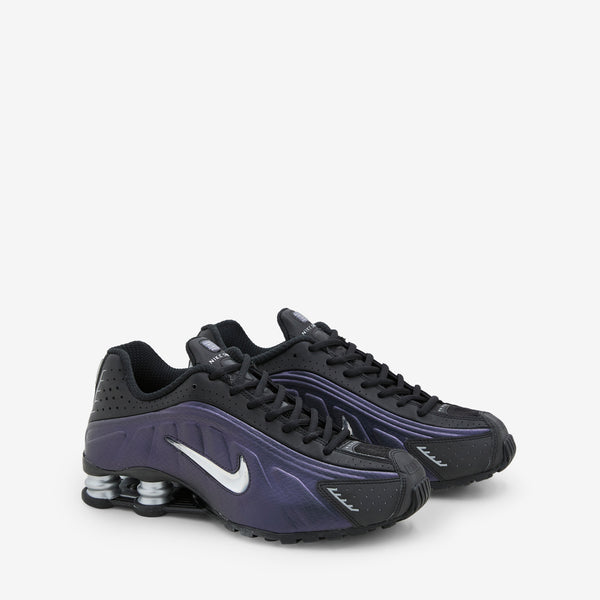 Shox R4 Jewel Black | Anthracite | Metallic Silver Footwear