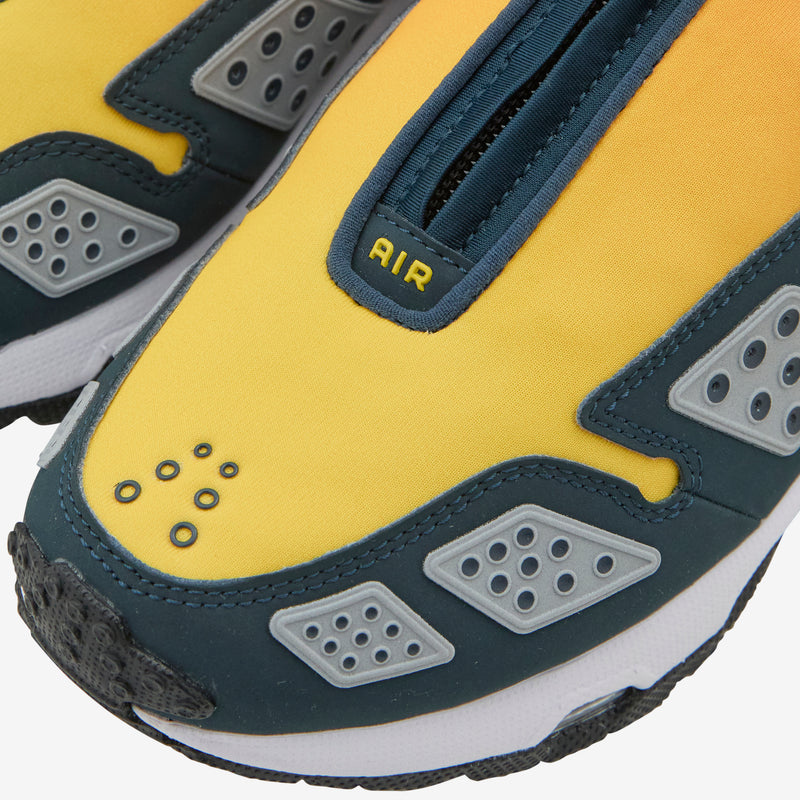 Women's Air Max SNDR Canyon Gold | Deep Ocean | Light Smoke Grey Footwear