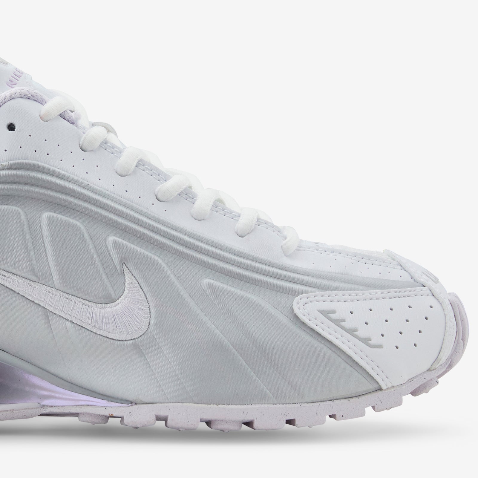 Women s Shox R4 White Barely Grape MTLC Platinum Above The Clouds