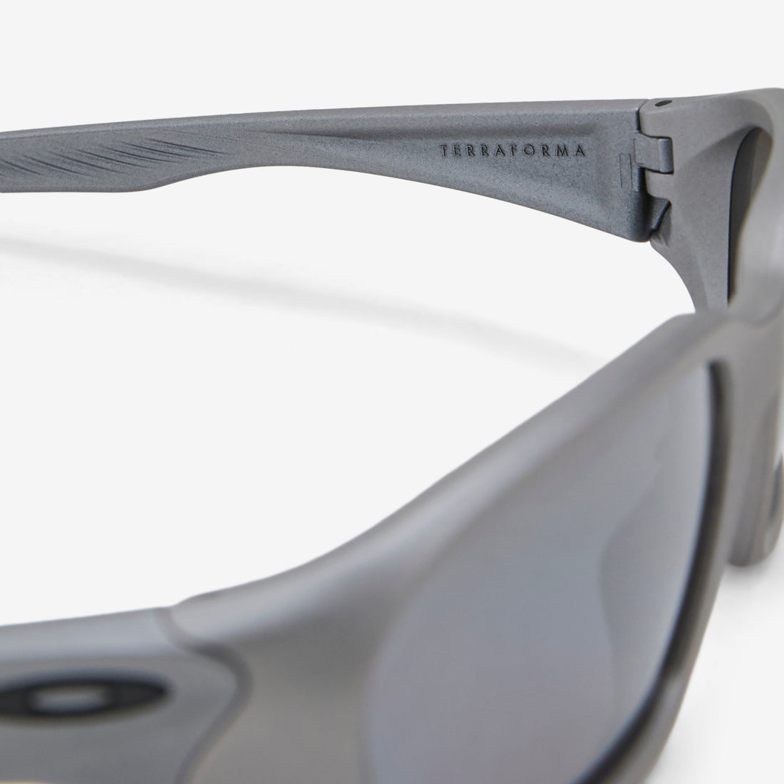 Terraforma Titanium | Prizm Black Polarized Eyewear