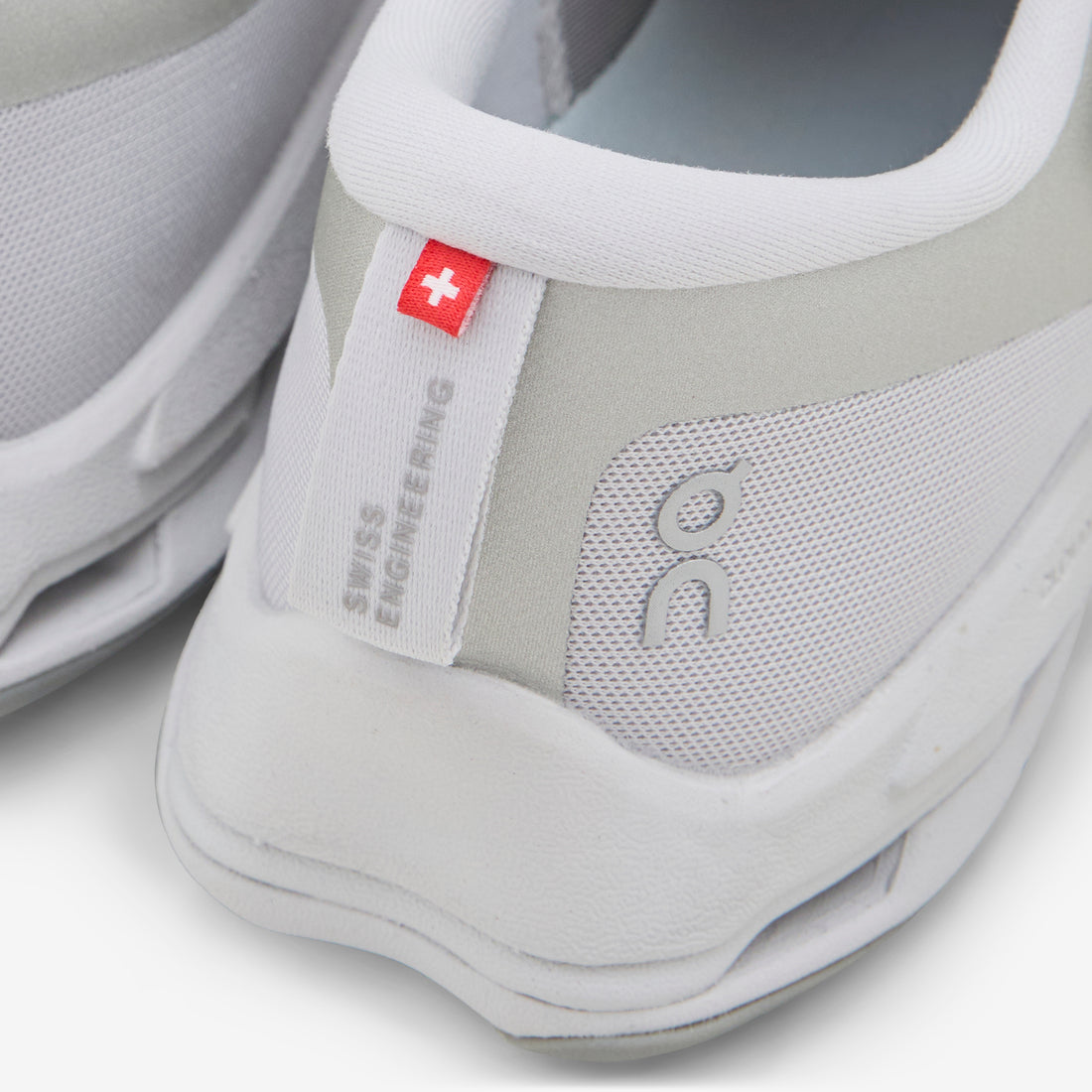 Women's Cloudnova Moon Wolf | Alloy Footwear