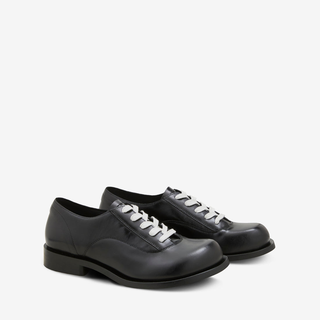 086 Derby Black Glazed Leather Footwear