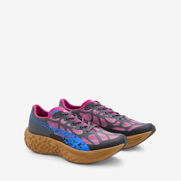 Salehe Bembury x Velum Nitro Magenta Gleam | Dusky Grey Front