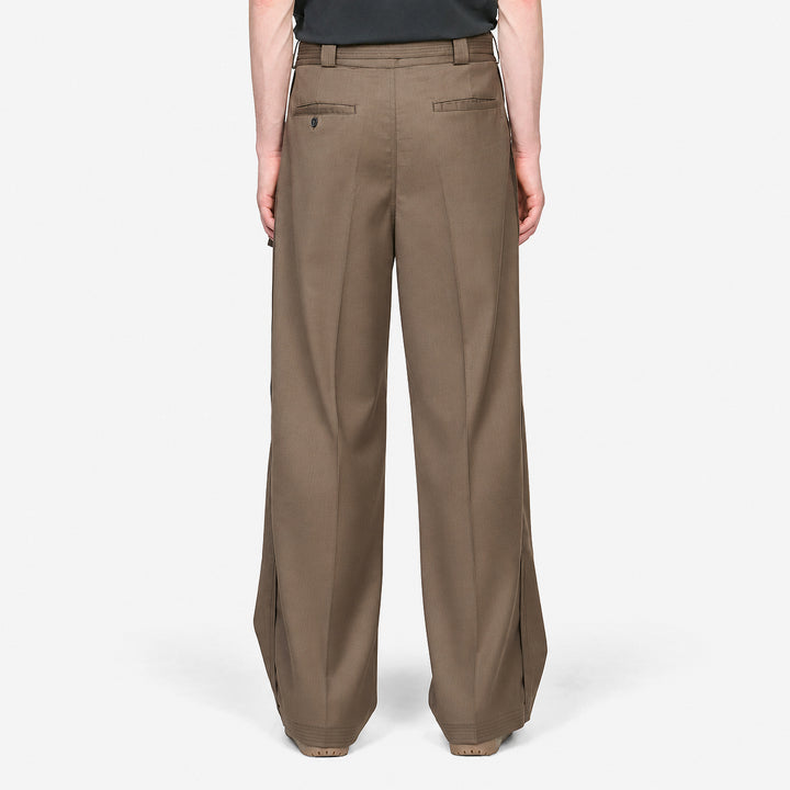 ABOVE THE CLOUDS x Pleated Work Pant Brown | Black