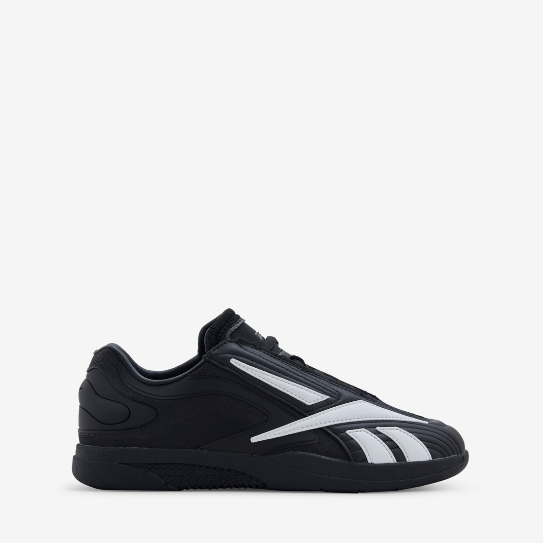 Hammer Pro LTD Black | White Footwear