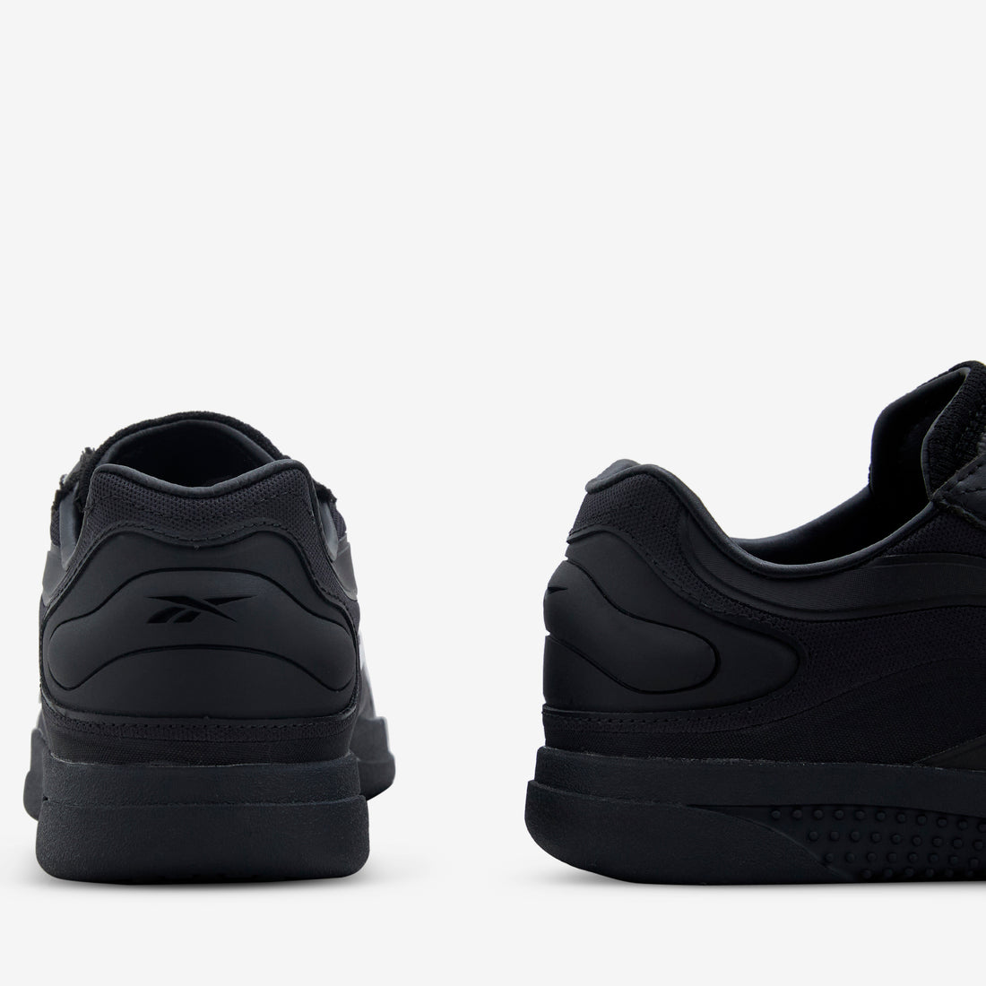 Hammer Pro LTD Black | White Footwear