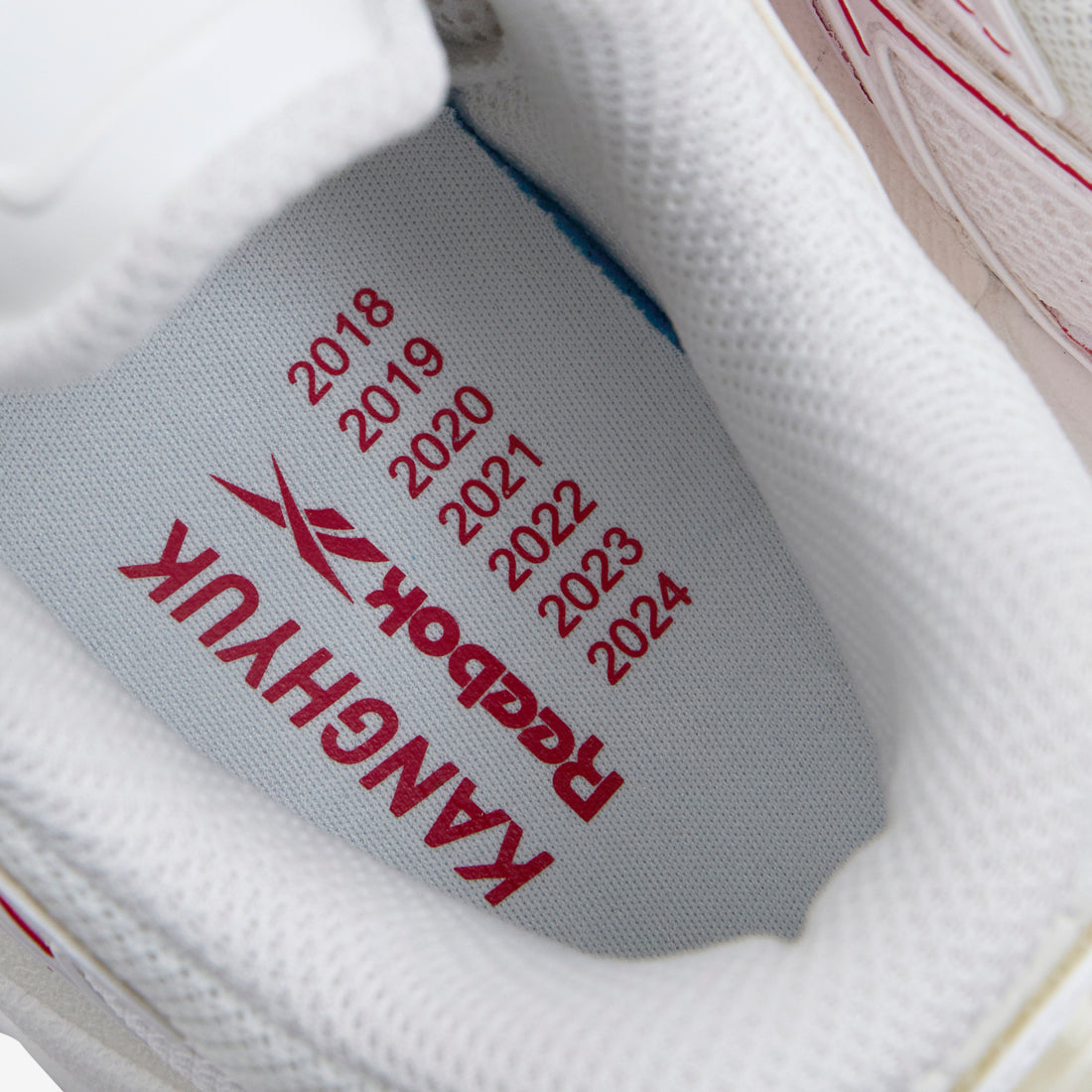 Premier Road Ultra White | Red Footwear