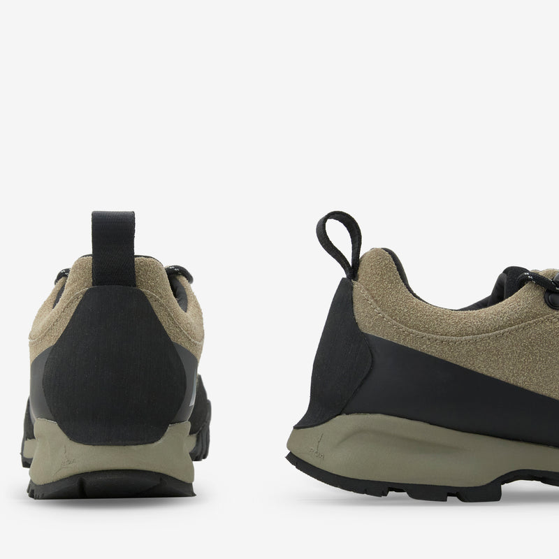 Cingino Sand | Black Footwear