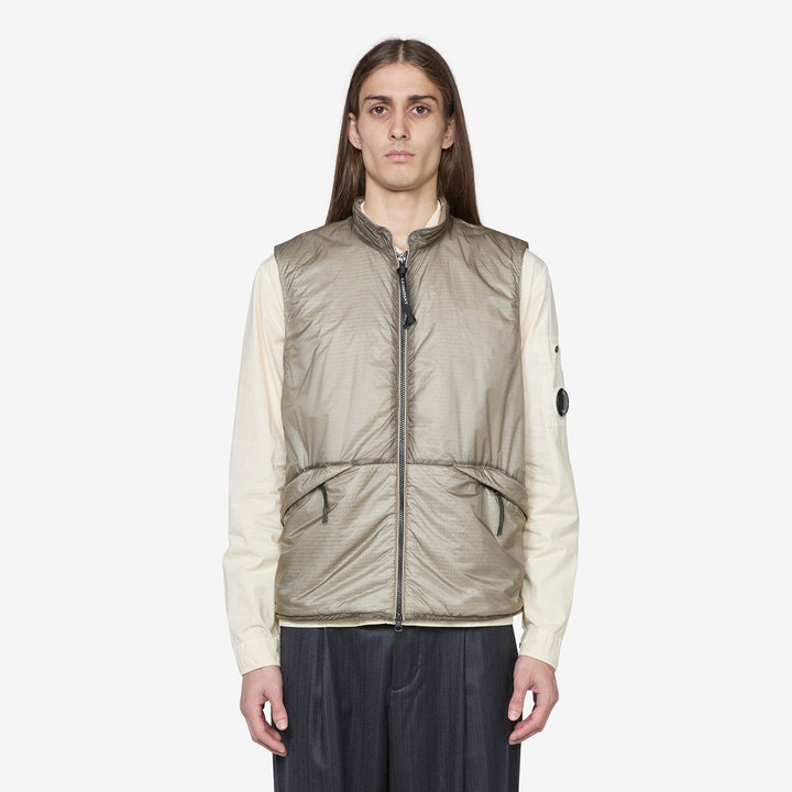 Nada Shell Vest Goat Front