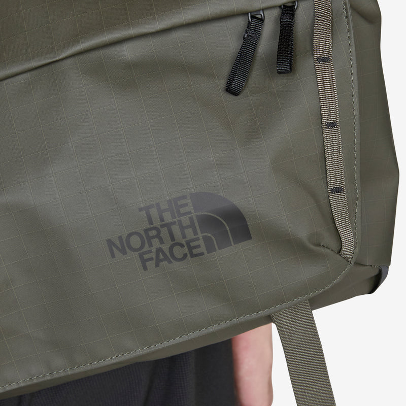 Base Camp Voyager Messenger Bag New Taupe Green | TNF Black
