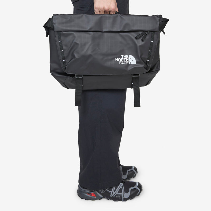 Base Camp Voyager Messenger Bag TNF Black | TNF White | NPF Bags